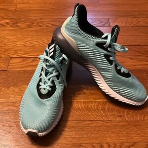 Adidas alpha bounce size 10